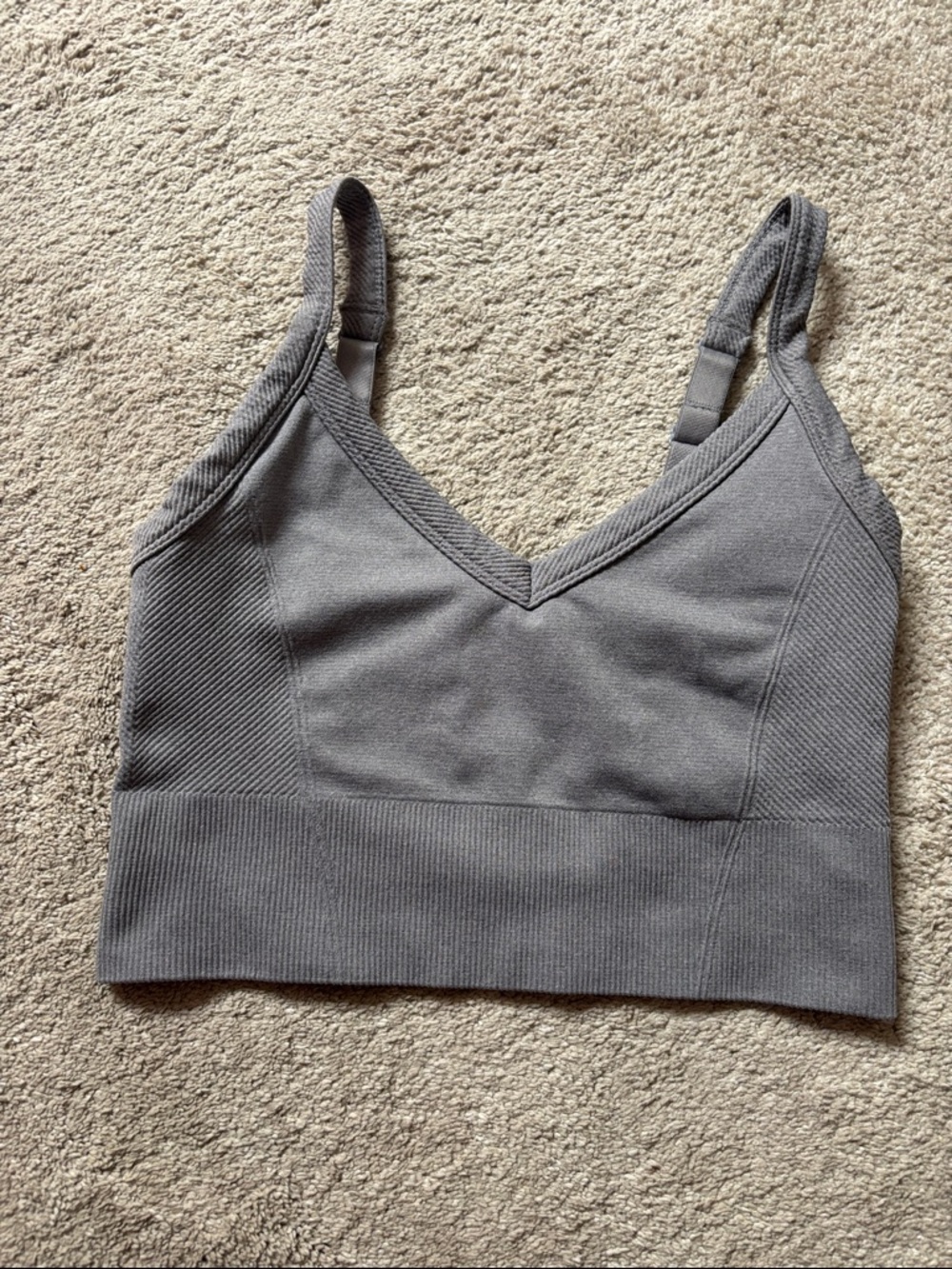 Old Navy Gray Seamless V-Neck Sports Bralette